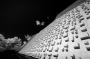 Relevo em concreto pintado de branco, Dimensão 2150 x 12800 cm, 1966.. <em>Foto: Patrick Grosner</em>